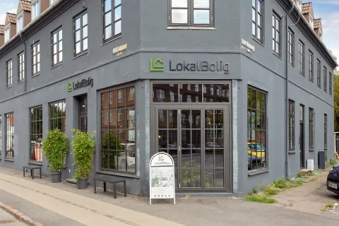 Ejendomsmægler Velkommen til LokalBolig Valby!. Butik belligende i Valby. Ejendomsmægler Velkommen til LokalBolig Valby! køb og salg af boliger i Valby og omegn.