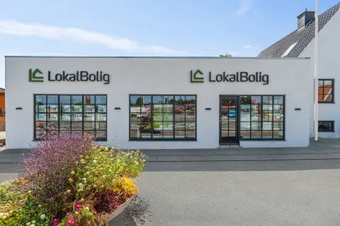 Ejendomsmægler Hej! Velkommen hos din lokale ejendomsmægler her i Rødovre. Butik belligende i Rødovre. Ejendomsmægler Hej! Velkommen hos din lokale ejendomsmægler her i Rødovre køb og salg af boliger i Rødovre og omegn.